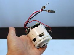吸力提升50% 新型手持吸塵器席卷而來