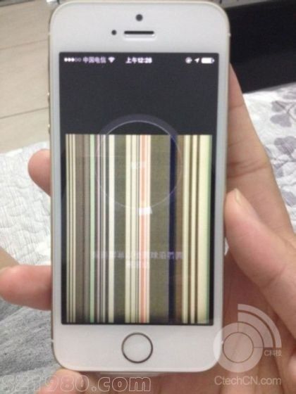 土豪金iPhone5S被爆屏幕問題 陷 花屏門 