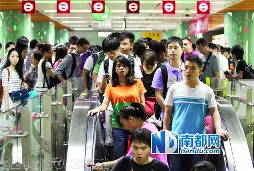 國慶長假<a href=http://www.hnyueyi.com.cn/shenzhen/ target=_blank class=infotextkey>深圳</a>迎送客逾450萬 創(chuàng)歷年新高