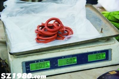北京市售螃蟹多捆綁 蟹價越貴所用綁繩越粗