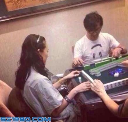 章子怡汪峰被曝同機(jī)赴美 合蓋毛毯秀親密