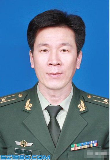 北京石景山一商場(chǎng)起火 兩名消防員救火犧牲