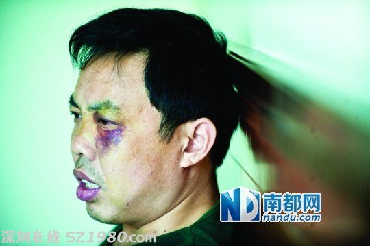 東莞兩男上車圍毆乘務(wù)員 刀逼司機改路線