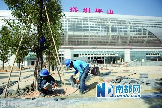 <p>    坪山站主體已基本完工。南都記者 趙炎雄 攝</p>