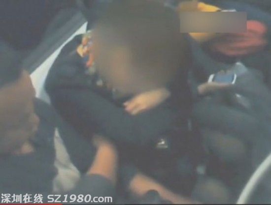 地鐵女乘客被男子摸胸10分鐘 拍攝者遭疑(圖)
