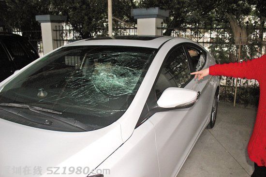 東莞午夜街頭數(shù)十人械斗 砍人一方獲賠3000元