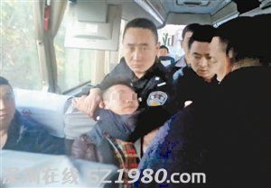 黑老大保鏢<a href=http://www.hnyueyi.com.cn/shenzhen/ target=_blank class=infotextkey>深圳</a>別墅盜80多萬 20萬給村里修路