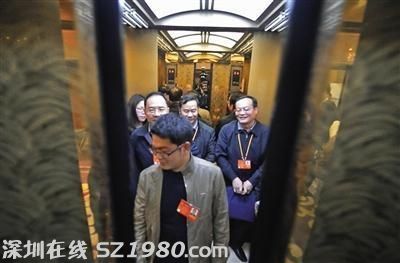東莞市長(zhǎng)被追問(wèn)掃黃和經(jīng)濟(jì)轉(zhuǎn)型 回答 嘿嘿 