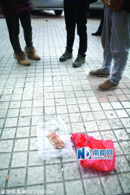 <a href=http://www.hnyueyi.com.cn/shenzhen/ target=_blank class=infotextkey>深圳</a>女子產(chǎn)后體內(nèi)取出紗布 稱醫(yī)院手術(shù)遺留