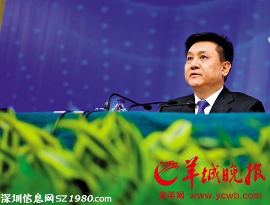 　　環(huán)保部副部長(zhǎng)吳曉青就環(huán)保問題答記者問