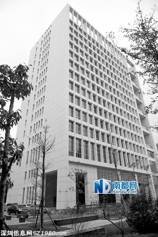 <a href=http://www.hnyueyi.com.cn/shenzhen/ target=_blank class=infotextkey>深圳</a>一街道辦院內(nèi)違建14層辦公樓 至今未啟用