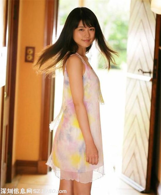 日版奶茶妹妹叫板章澤天 清純與性感并存