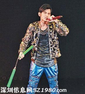 周董雙節(jié)棍被扣 機(jī)場(chǎng)安檢以為是武器網(wǎng)友:功夫片看多了(圖)