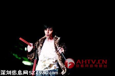 周董悉尼開唱28支雙節(jié)棍被扣 周杰倫劉德華張學(xué)友陳奕迅明星演唱會(huì)遭遇不幸大盤點(diǎn)（圖）