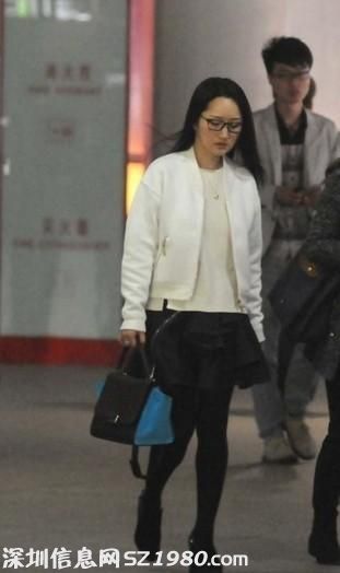 楊鈺瑩現(xiàn)身機場1.jpg