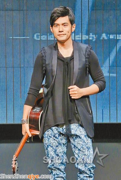 周杰倫承諾和女友昆凌7個月內結婚 新歌《算什么男人》將出(圖)