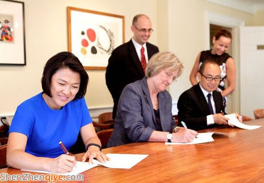 潘石屹捐1億美元設(shè) SOHO中國助學金 資助貧困留學生（圖）