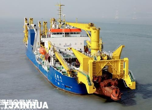 天鯨號(hào)挖泥船可將海底泥沙抽出堆積到海島上，既能加深島礁周邊海域水深方便駁船，又能增加海島面積。