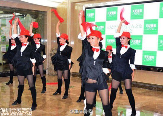 為上春晚 廣場舞大媽集體整容 團(tuán)員平均年齡58歲