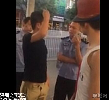 深圳兩男子當(dāng)街吵架
