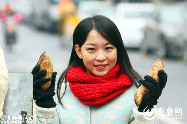 濟(jì)南90后 地瓜妹妹 感動(dòng)網(wǎng)友 武漢女大學(xué)生賣紅薯救弟