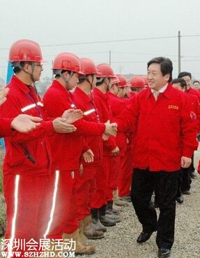 中石化薛萬東簡歷背景后臺照片資料 薛萬東近況為什么被免職原因