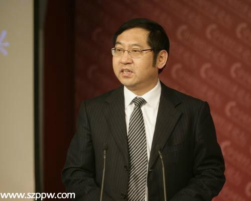 哈爾濱市委秘書長回應(yīng)穿萬元羽絨服指揮救災(zāi)(圖)