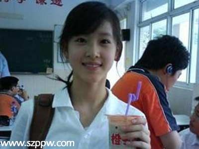 網曝奶茶妹妹新歡 網友：網絡捧紅奶茶也將毀了她