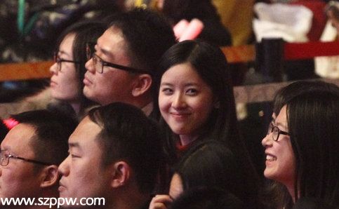 知名博主曝光奶茶妹妹新歡 影視圈投資人