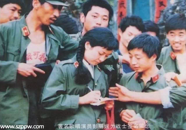 彭麗媛談幸福家庭生活:我的家庭同老百姓一樣