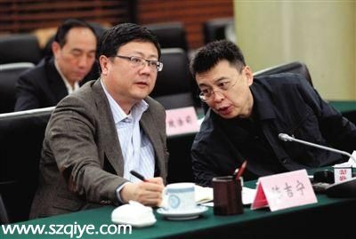 昨日，環(huán)保部長(zhǎng)陳吉寧（左）和環(huán)保部副部長(zhǎng)潘岳出席媒體座談會(huì)。環(huán)保部供圖
