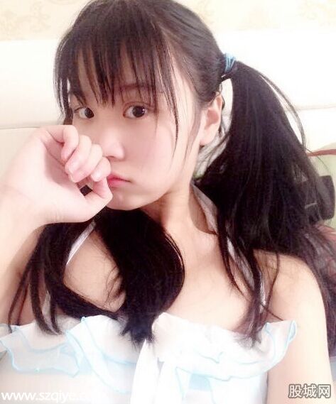 小學(xué)生曬性感自拍照