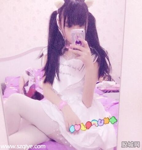 小學(xué)生曬性感自拍照