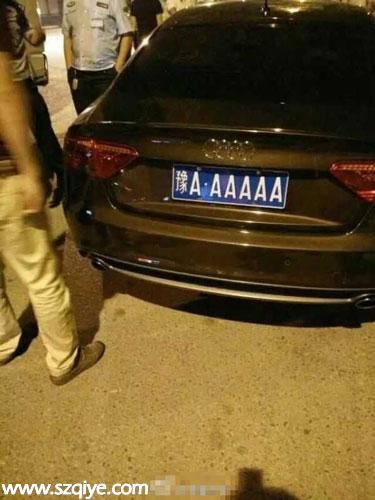 河南最牛車牌號(hào)“豫AAAAAA” 警察驚呆(圖)