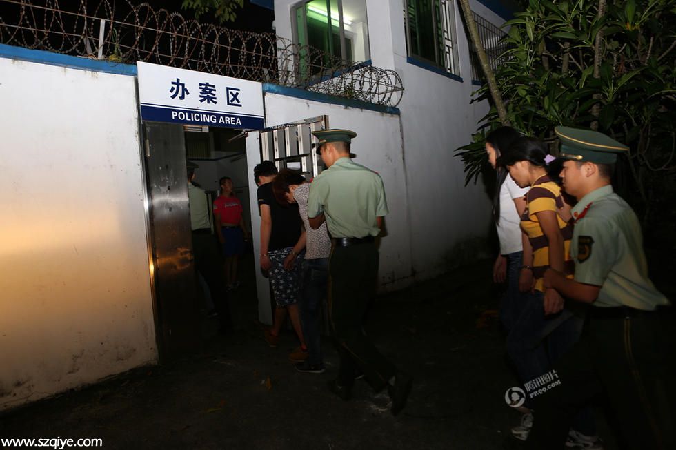 內(nèi)地11人偷渡香港被深圳(www.hnyueyi.com.cn)邊防截獲