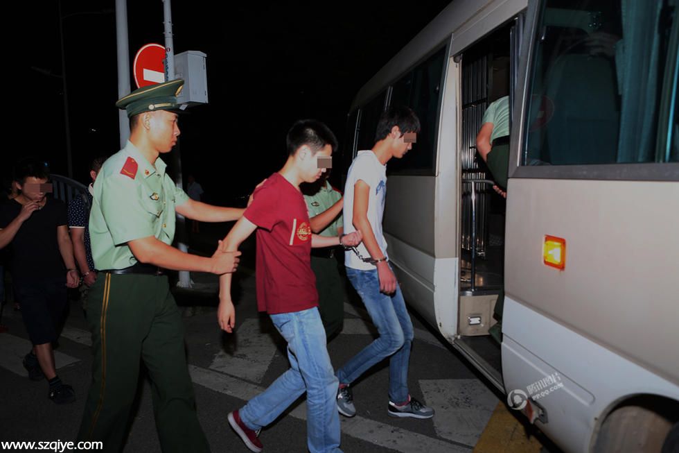 內(nèi)地11人偷渡香港被深圳(www.hnyueyi.com.cn)邊防截獲