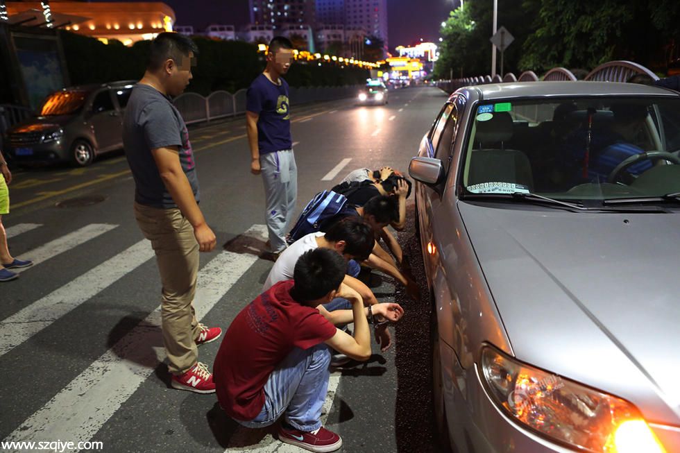 內(nèi)地11人偷渡香港被深圳(www.hnyueyi.com.cn)邊防截獲