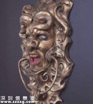 假裝門環(huán)嚇推銷員