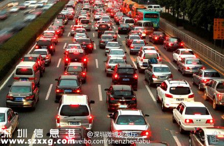 國慶返程高峰今日下午來到 廣東省內21高速路段已擁堵