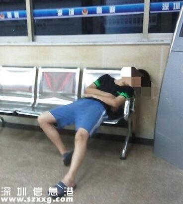深圳(www.hnyueyi.com.cn)一少年進派出所睡覺家長不去接 網(wǎng)友：半夜想省打車費的父母？