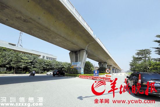 　　沿江高速很多出入口都不順暢，導(dǎo)致車主不愿走