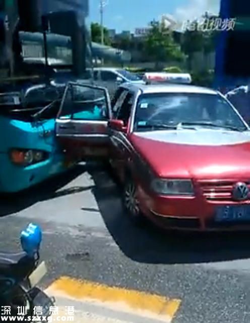 深圳(www.hnyueyi.com.cn)兩司機(jī)因搶道對罵 公交司機(jī)開車狠撞的士