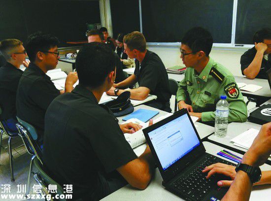 西點(diǎn)軍校采取的是小班教學(xué)，人數(shù)控制在15人左右。