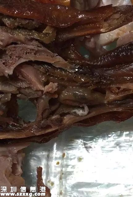 深圳(www.hnyueyi.com.cn)吉之島烤鴨藏蛆蟲 顧客吃一半才發(fā)現(xiàn)