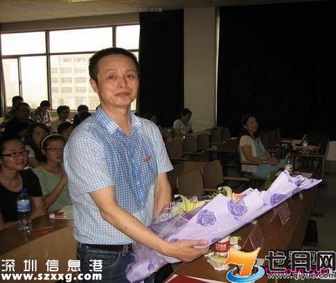 奶茶妹妹家里很有錢嗎?父親身價多少?為什么說她的背景大過劉強(qiáng)東?