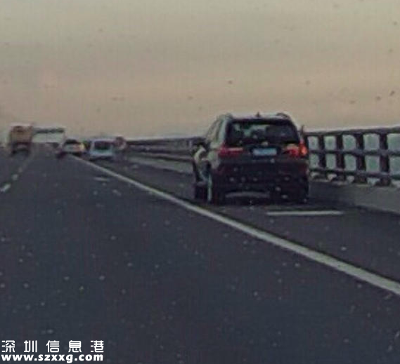 深圳(www.hnyueyi.com.cn)情侶高速應(yīng)急車道上停車看晚霞 交警：罰3000扣6分