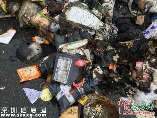 江西昌銅高速一快遞貨車著火 4000多件快遞被燒毀價(jià)值近百萬元
