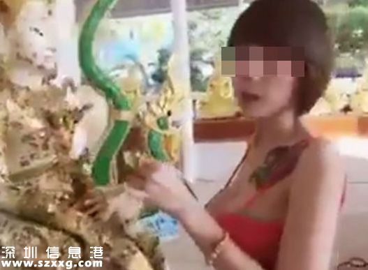 妙齡女郎穿著暴露拜佛被罵