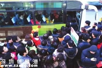 深圳(www.hnyueyi.com.cn)男子打破公交車門 因未擠上車