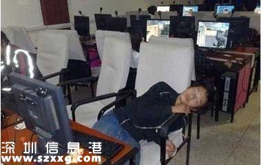 大學(xué)生跨年夜網(wǎng)吧猝死